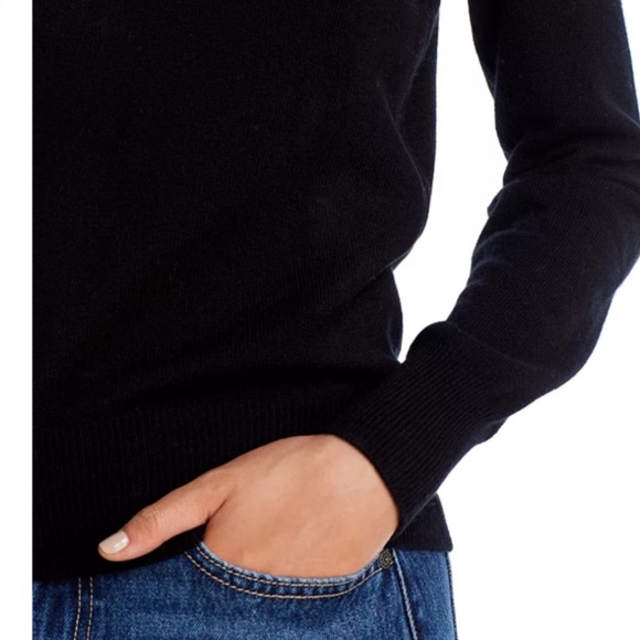 Luxurious 100% Cashmere Puff Sleeve Crewneck Sweater By Aqua in Black - Picture 6 of 8